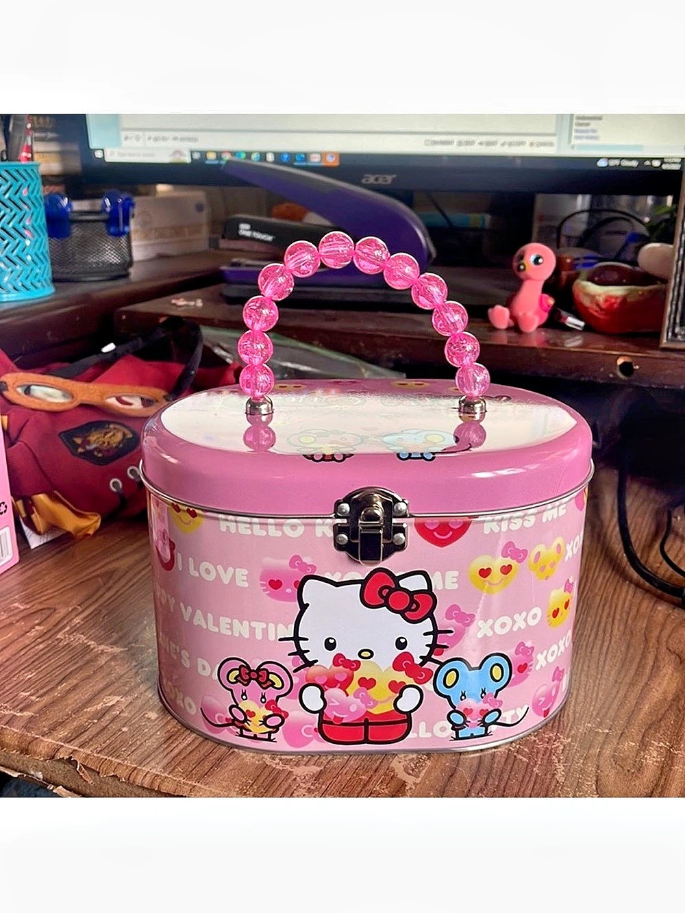 Sanrio Hello Kitty Valentine Tin Purse Pink & White